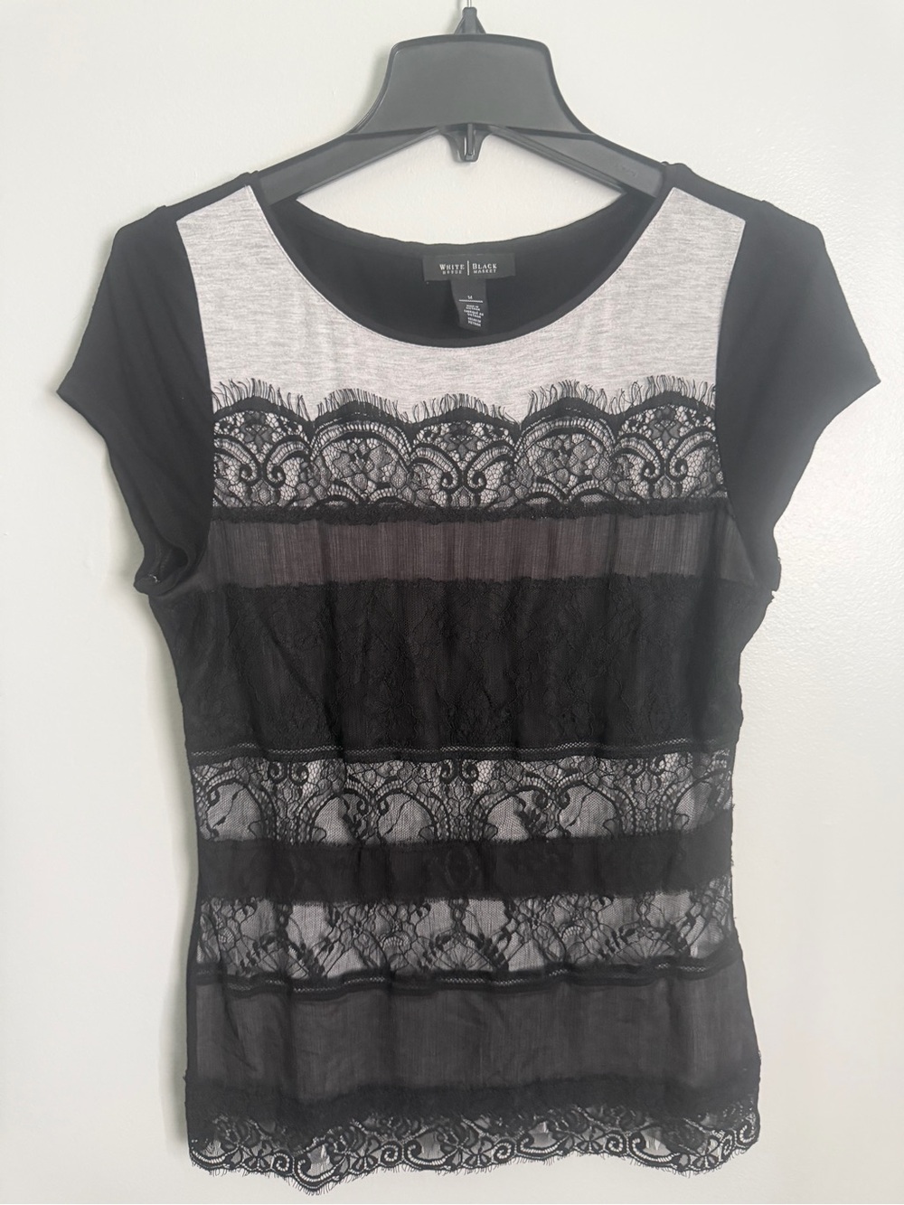 White House Black Market Black Lace Paneled Short Sleeve Tee size medium